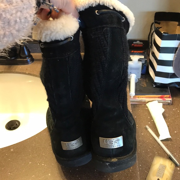 Ugg - Picture 2 of 3